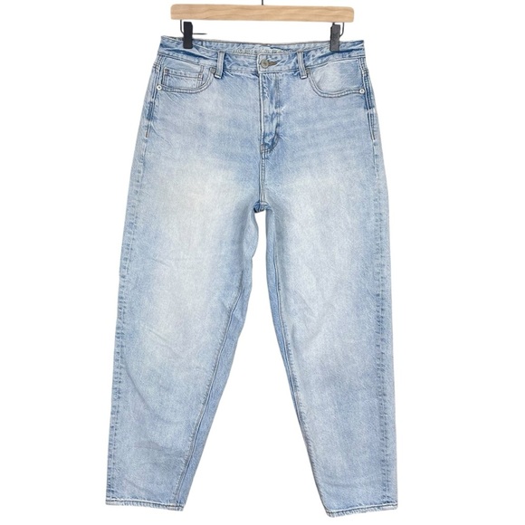 American Eagle Outfitters Denim - American Eagle Relaxed Mom Jeans 8 High Rise Rigid Denim Casual Fall Light Wash